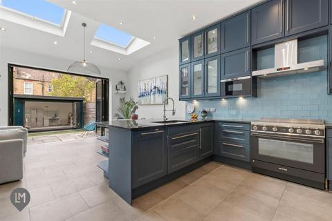 4 bedroom house for sale, Havana Road, London