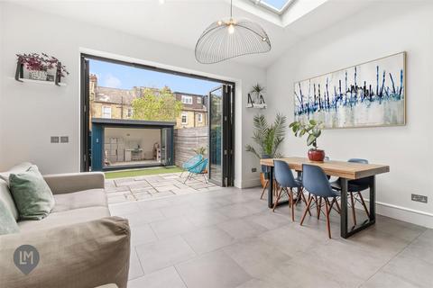 4 bedroom house for sale, Havana Road, London
