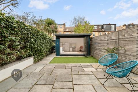4 bedroom house for sale, Havana Road, London