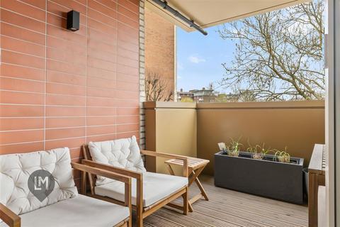 2 bedroom flat for sale, Beaumont Road, London