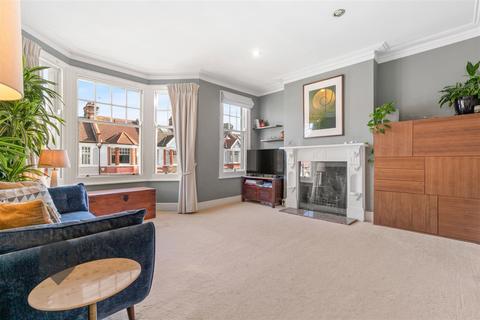 4 bedroom maisonette for sale, Elborough Street, London