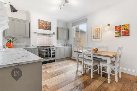 4 bedroom maisonette for sale, Elborough Street, London