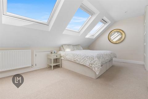 4 bedroom maisonette for sale, Elborough Street, London