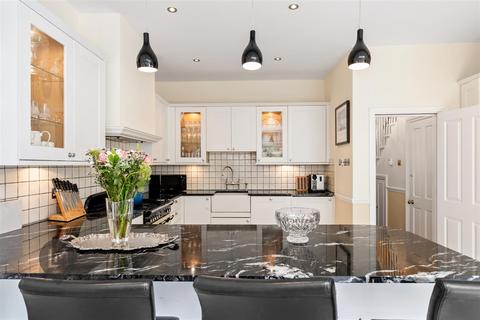 4 bedroom house for sale, Ashen Grove,, London