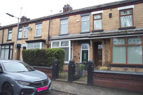 3 bedroom terraced house to rent, Station Road, Kearsley BL4