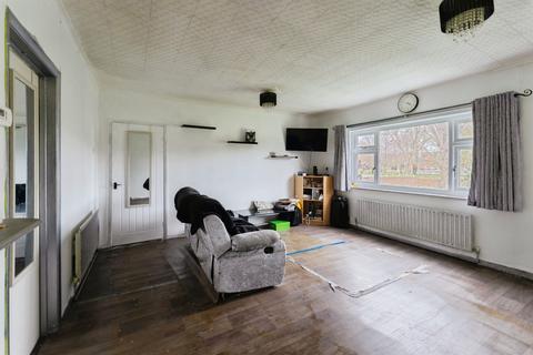 3 bedroom ground floor flat for sale, Bamburgh Court, Ellesmere Port