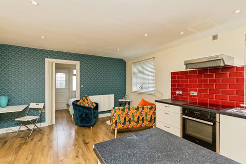 1 bedroom ground floor maisonette for sale, Swallowtail Road, Horsham, RH12