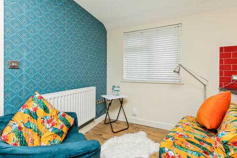 1 bedroom ground floor maisonette for sale, Swallowtail Road, Horsham, RH12