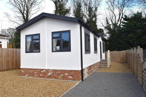2 bedroom park home for sale, Quarry Moor Park, Harrogate Road, Ripon