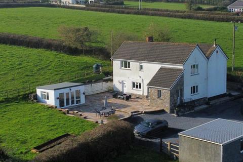 5 bedroom property with land for sale, Pontantwn SA17