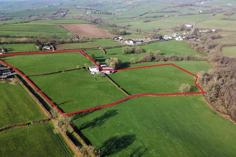 5 bedroom property with land for sale, Pontantwn SA17
