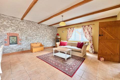 5 bedroom property with land for sale, Pontantwn SA17