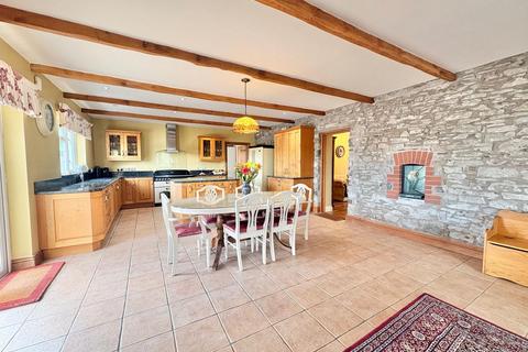 5 bedroom property with land for sale, Pontantwn SA17