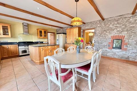 5 bedroom property with land for sale, Pontantwn SA17