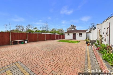 4 bedroom end of terrace house for sale, Turner Road, Edgware, HA8
