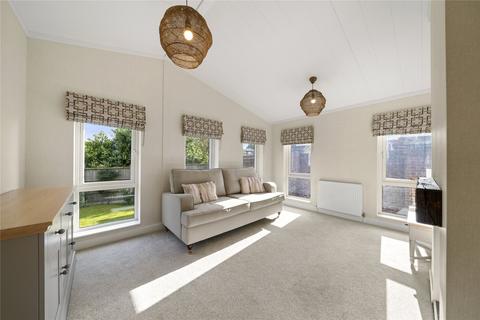 2 bedroom bungalow to rent, Chertsey Lane, Staines-upon-Thames, Surrey, TW18