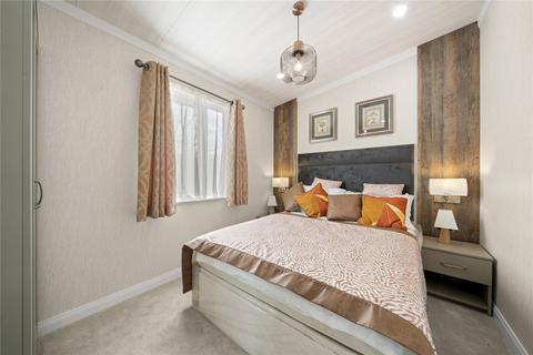 2 bedroom bungalow to rent, Chertsey Lane, Staines-upon-Thames, Surrey, TW18