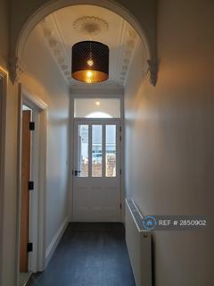 5 bedroom semi-detached house to rent, Radcliffe Road, Nottingham, NG2