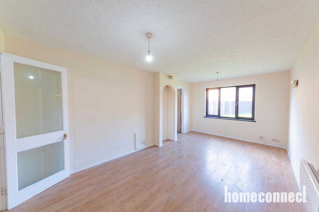 Living Room / Dining