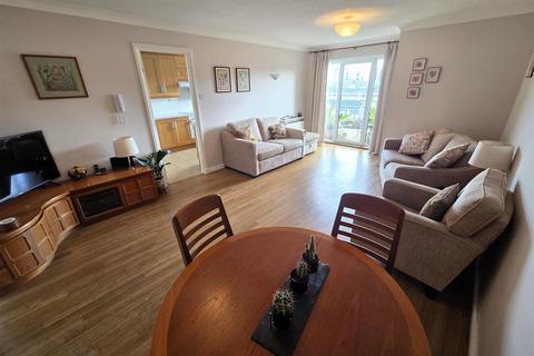 2 bedroom apartment for sale, Pocketts Wharf, Marina, Swansea