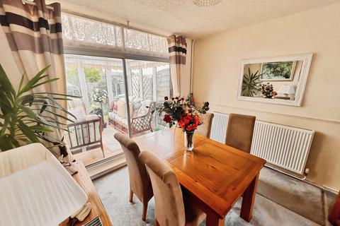 2 bedroom semi-detached house for sale, St. Aidans Close, Staffordshire DE13
