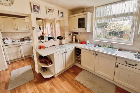 2 bedroom semi-detached house for sale, St. Aidans Close, Staffordshire DE13