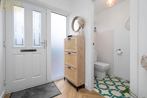 4 bedroom bungalow to rent, Greenhill Road, Timperley, Altrincham