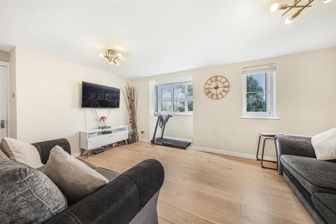 2 bedroom apartment for sale, Redwood Gardens, London E4