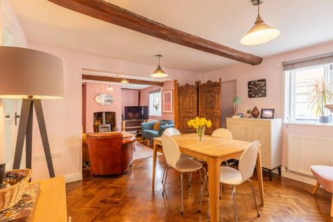 4 bedroom end of terrace house for sale, Chesil Street, Winchester SO23