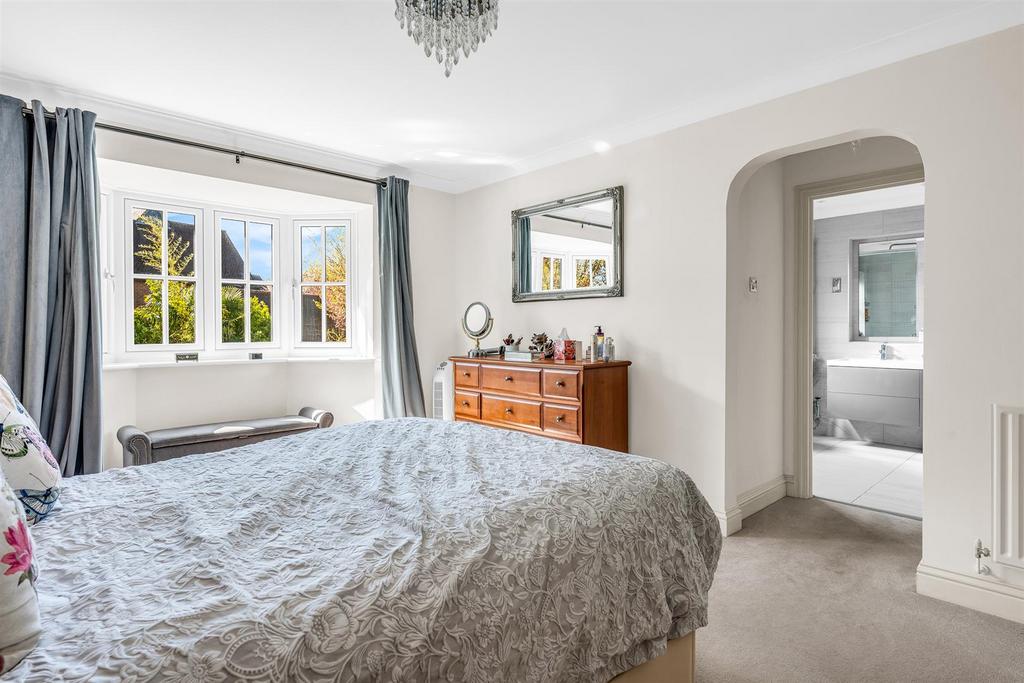 Master bedroom, en suite