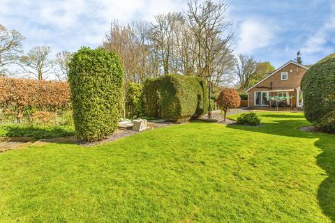 3 bedroom bungalow for sale, St. Andrews Close, Leyland, Lancashire, PR25