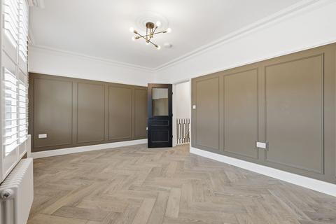 2 bedroom flat for sale, Clementina Road, London E10