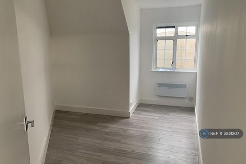 3 bedroom flat to rent, Burnley Road, London, NW10
