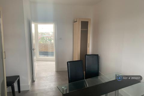 3 bedroom flat to rent, Burnley Road, London, NW10
