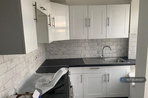 3 bedroom flat to rent, Burnley Road, London, NW10