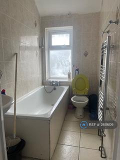 1 bedroom in a house share to rent, Romsey Road, Dagenham, RM9