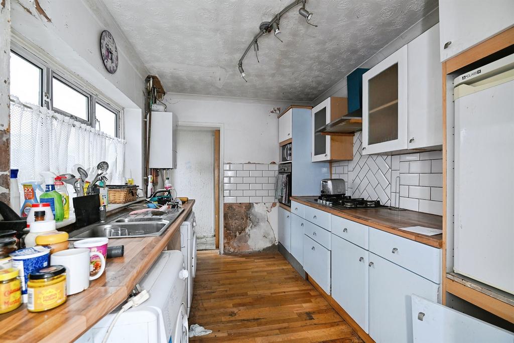 House in Sittingbourne - View 3