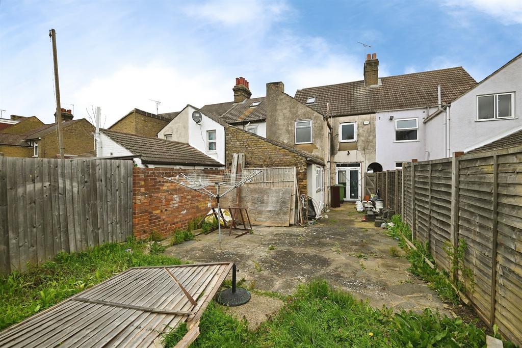 House in Sittingbourne - View 4