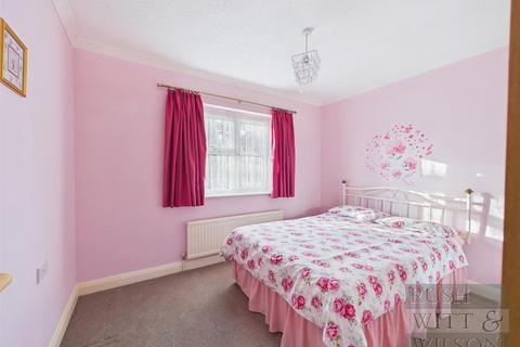 2 bedroom flat for sale, Rotherfield Avenue, Bexhill-On-Sea