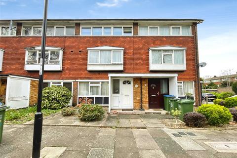 2 bedroom maisonette for sale, Southbourne Gardens, London SE12