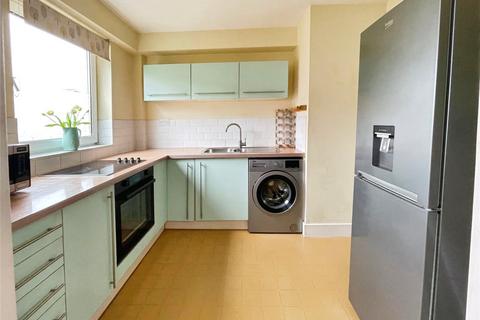 2 bedroom maisonette for sale, Southbourne Gardens, London SE12