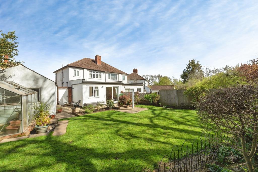 3 bedroom semi-detached house for sale
