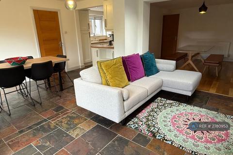 4 bedroom detached house to rent, Vineyard Road, Hereford, HR1