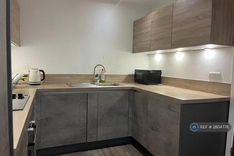 4 bedroom detached house to rent, Moss Lane West, Manchester, M15