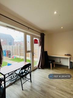 4 bedroom detached house to rent, Moss Lane West, Manchester, M15