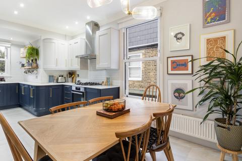3 bedroom maisonette for sale, Ravensbury Road, London, SW18