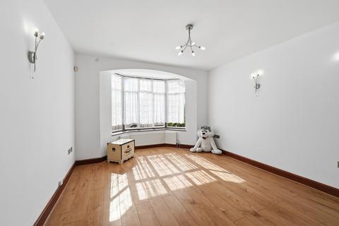 4 bedroom semi-detached house for sale, Sandhurst Drive, Ilford, IG3 9DD