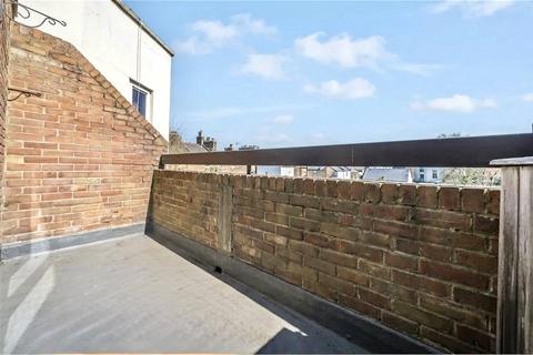 3 bedroom duplex for sale, Sunbury Lane, London