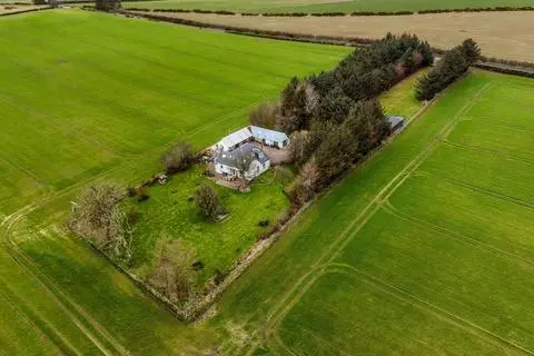 4 bedroom country house for sale