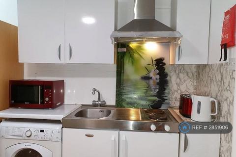 Studio to rent, Horseferry Road, London, E14